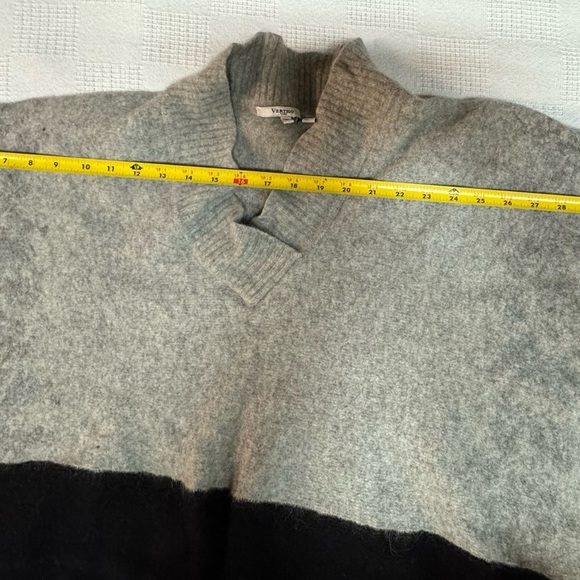 Vertigo Paris Gray and Black Poncho Sweater Size L - Picture 5 of 9
